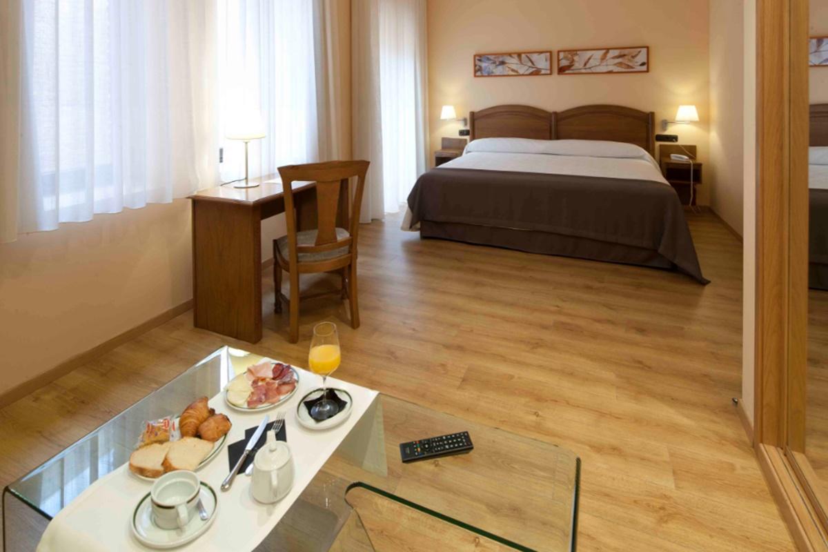 Exe Astur Plaza Hotel Astorga Buitenkant foto