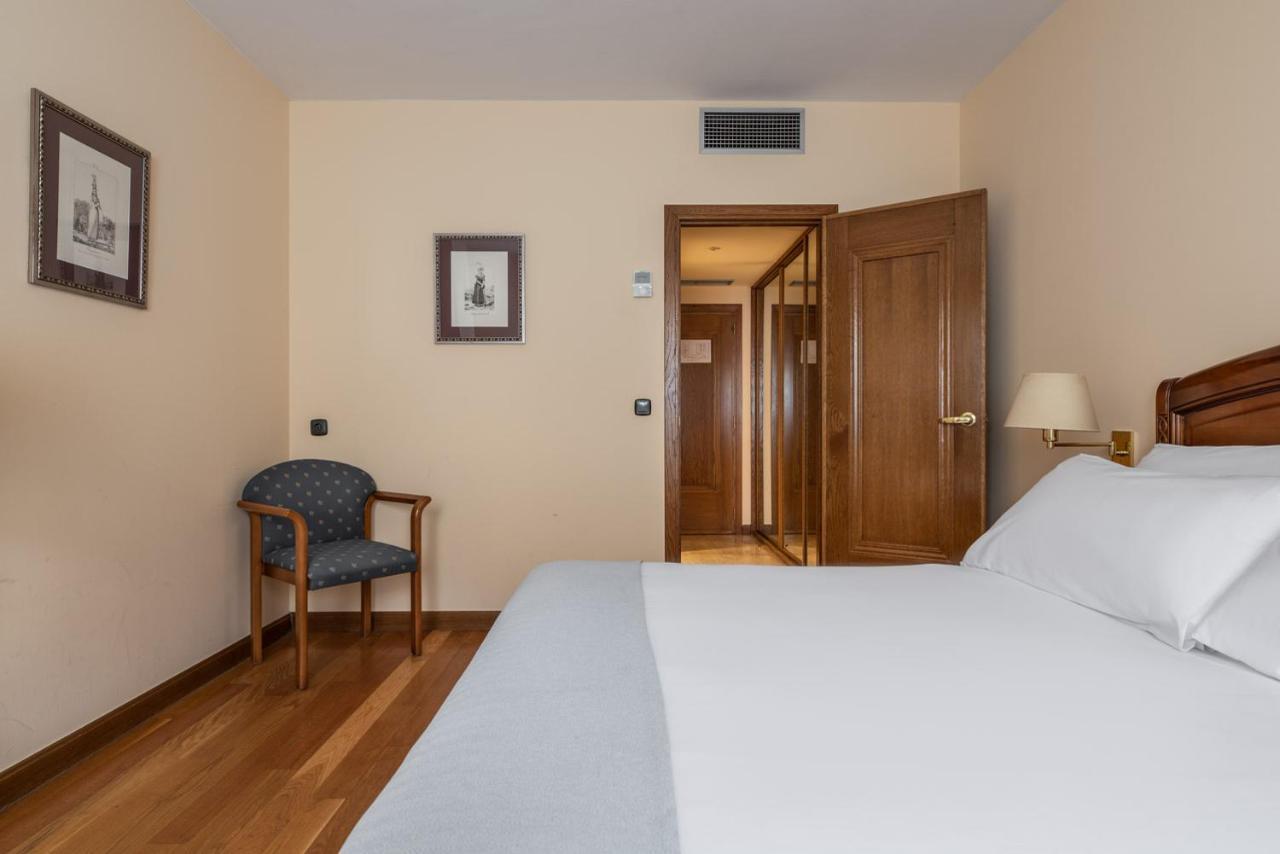 Exe Astur Plaza Hotel Astorga Buitenkant foto