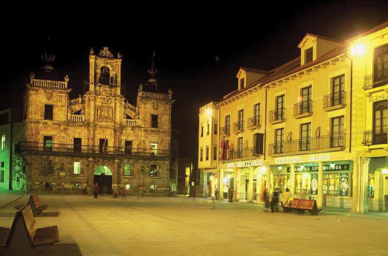 Exe Astur Plaza Hotel Astorga Buitenkant foto